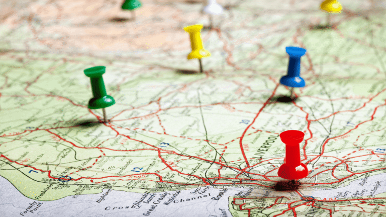 épingle sur carte géographique